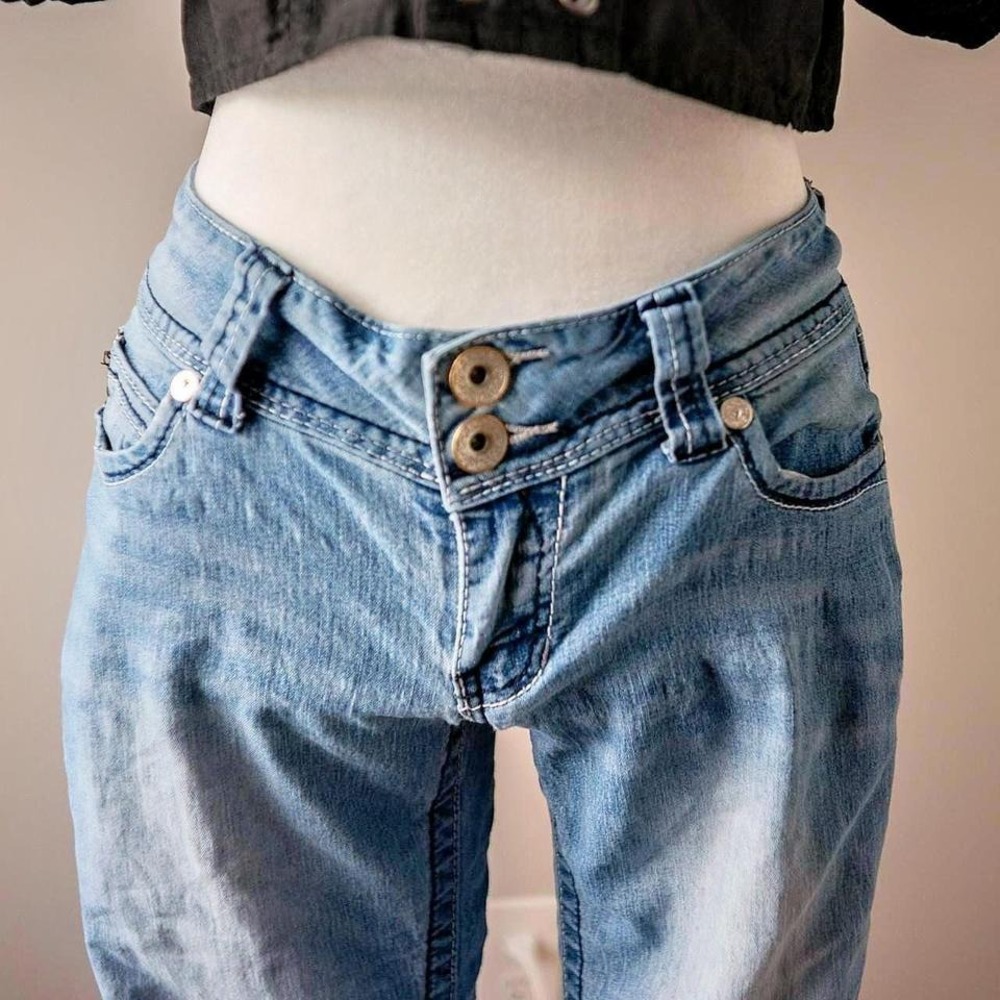 Y2K Denim Capris Cuffed Blue Jean Capris with ripped knee from Angels Jeans - Picture 3 of 8